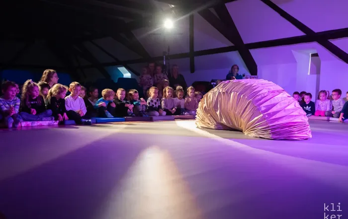 ORI je interaktivna plesna predstava za djecu